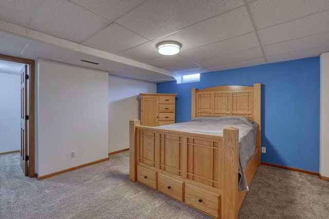 N29W26677 Peterson DRIVE, Pewaukee, WI 53072