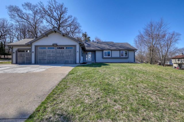 N29W26677 Peterson DRIVE, Pewaukee, WI 53072