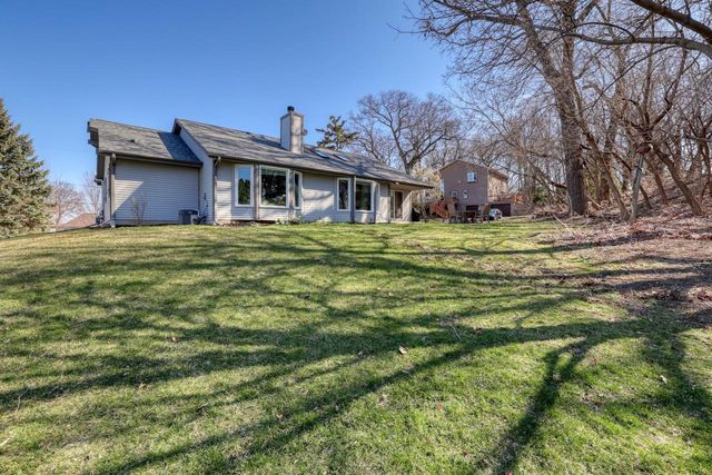 N29W26677 Peterson DRIVE, Pewaukee, WI 53072