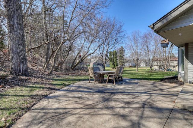 N29W26677 Peterson DRIVE, Pewaukee, WI 53072