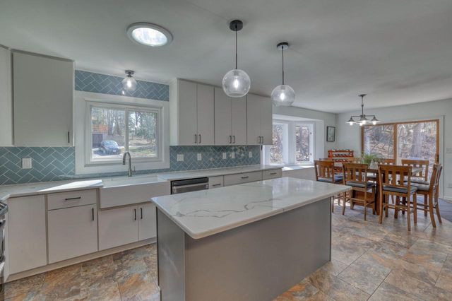 N29W26677 Peterson DRIVE, Pewaukee, WI 53072