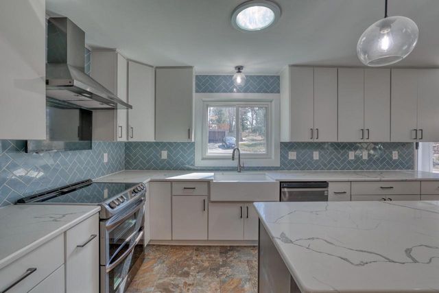 N29W26677 Peterson DRIVE, Pewaukee, WI 53072