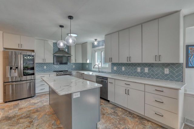 N29W26677 Peterson DRIVE, Pewaukee, WI 53072