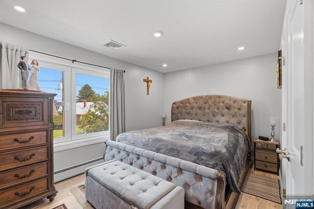 170 Mount Pleasant Avenue, Wallington, NJ 07057