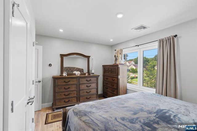 170 Mount Pleasant Avenue, Wallington, NJ 07057