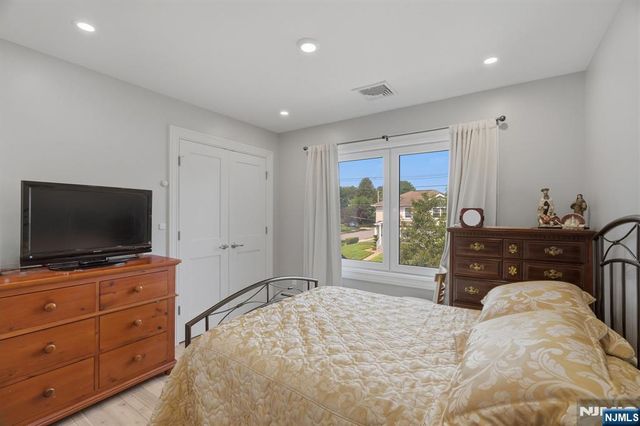 170 Mount Pleasant Avenue, Wallington, NJ 07057