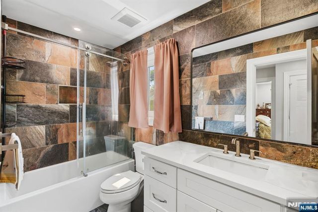 170 Mount Pleasant Avenue, Wallington, NJ 07057