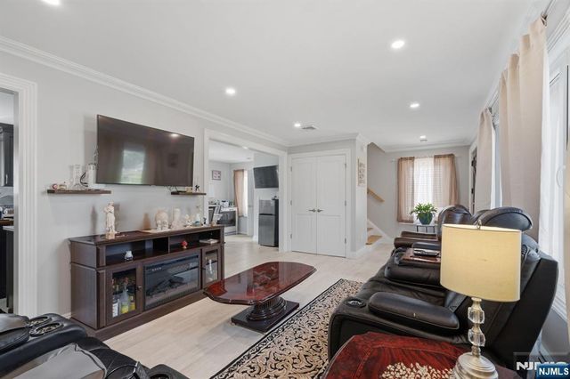 170 Mount Pleasant Avenue, Wallington, NJ 07057