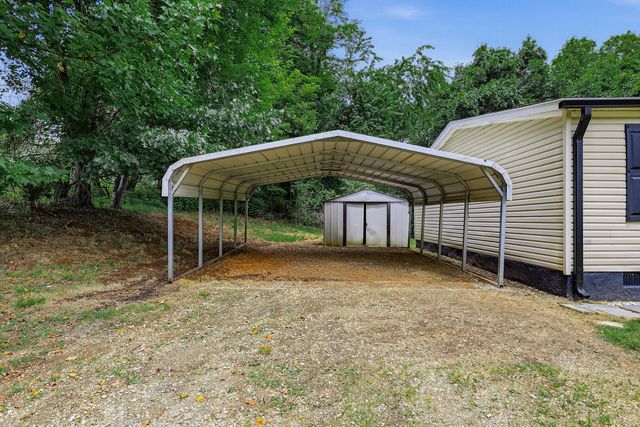 304 Ridgelake RD, Goodview, VA 24095