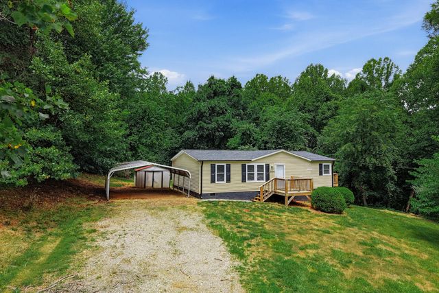 304 Ridgelake RD, Goodview, VA 24095
