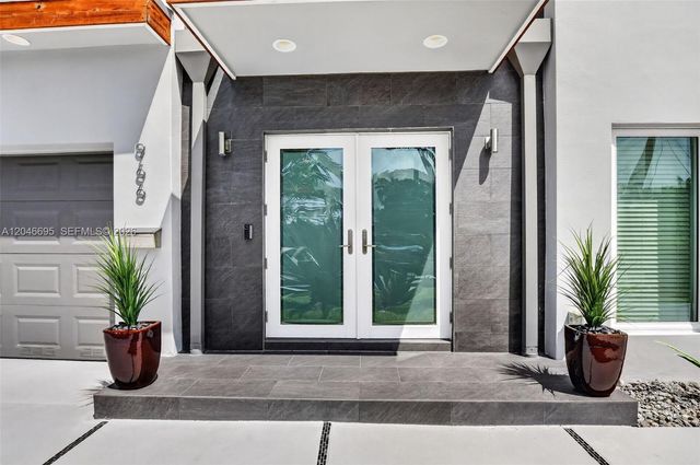 966 SE 9th Avenue, Pompano Beach, FL 33060