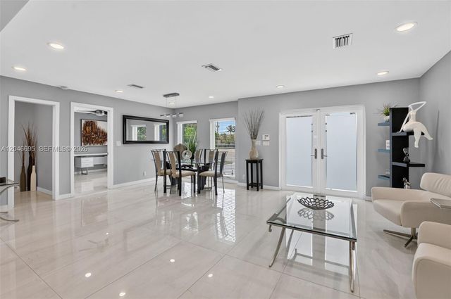 966 SE 9th Avenue, Pompano Beach, FL 33060