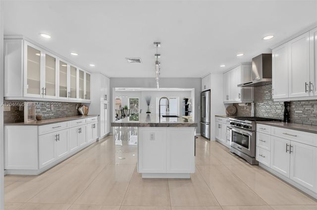 966 SE 9th Avenue, Pompano Beach, FL 33060