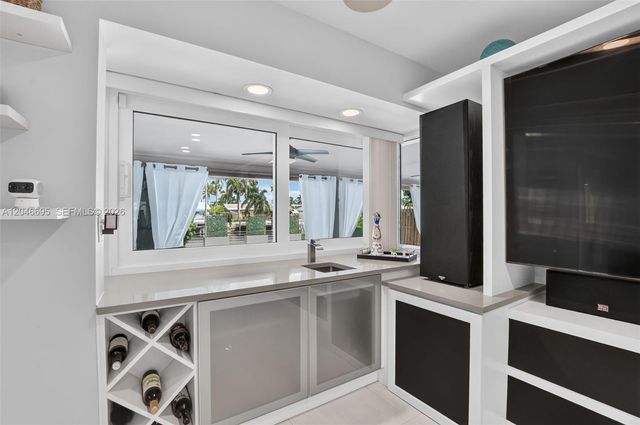 966 SE 9th Avenue, Pompano Beach, FL 33060