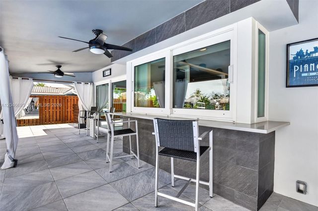 966 SE 9th Avenue, Pompano Beach, FL 33060