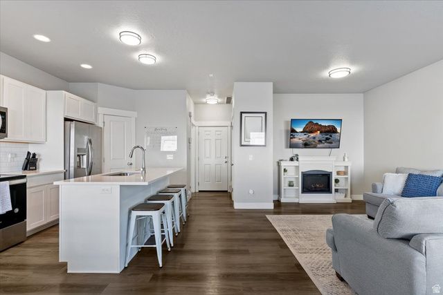 463 E LONDON WAY, Clearfield, UT 84015