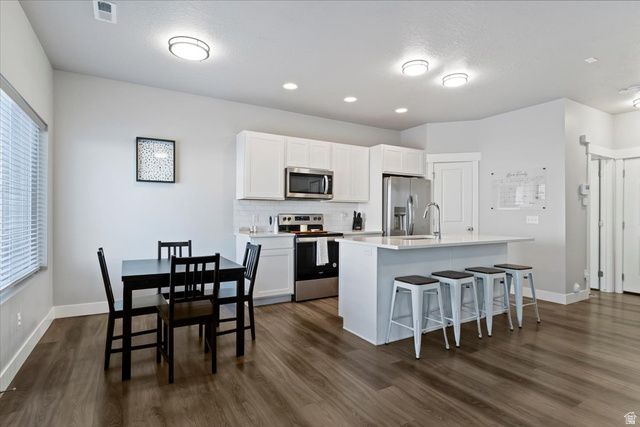 463 E LONDON WAY, Clearfield, UT 84015