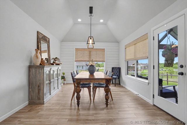 18977 E Ridgeline Road, Catoosa, OK 74015