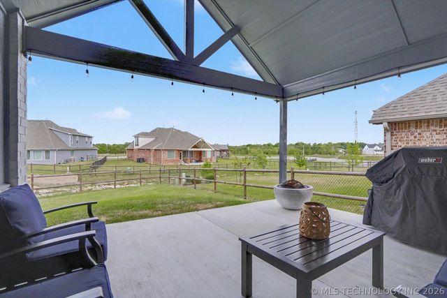 18977 E Ridgeline Road, Catoosa, OK 74015