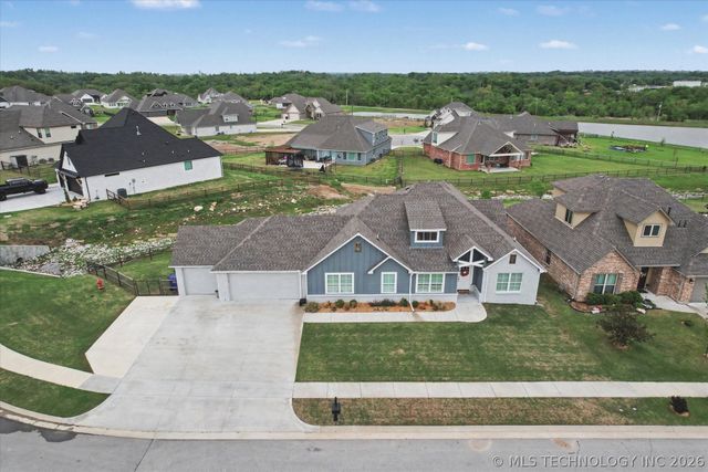 18977 E Ridgeline Road, Catoosa, OK 74015