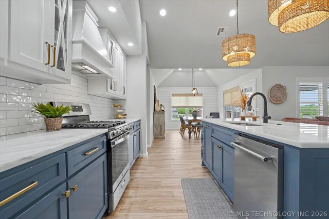 18977 E Ridgeline Road, Catoosa, OK 74015