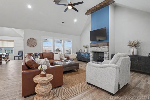 18977 E Ridgeline Road, Catoosa, OK 74015