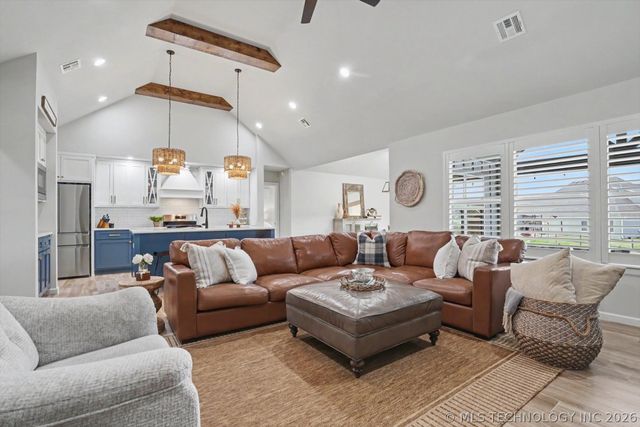 18977 E Ridgeline Road, Catoosa, OK 74015
