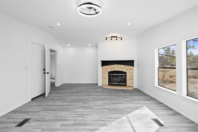 11759 W Hollyhill Drive, Plantersville, TX 77363