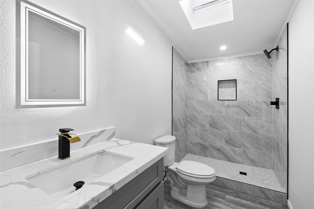 11759 W Hollyhill Drive, Plantersville, TX 77363