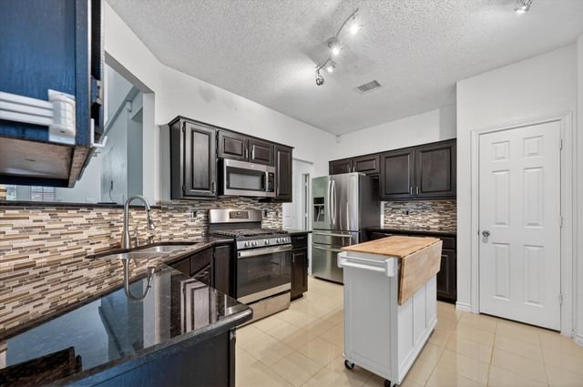 820 Wynnpage Lane, Plano, TX 75075