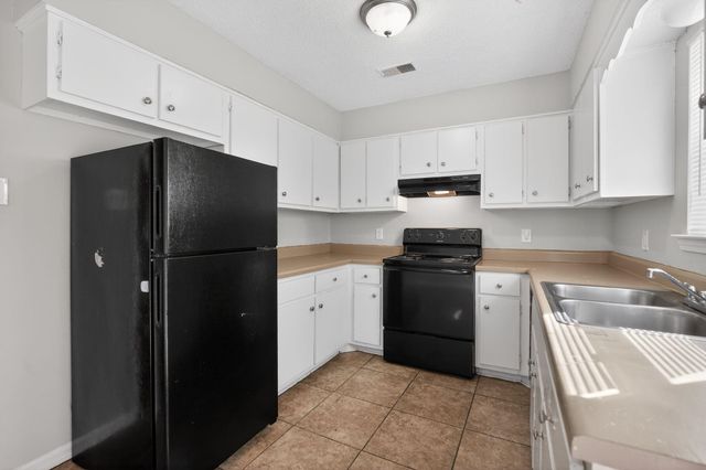 4831 SUMMITRIDGE DR, Memphis, TN 38128