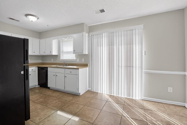 4831 SUMMITRIDGE DR, Memphis, TN 38128