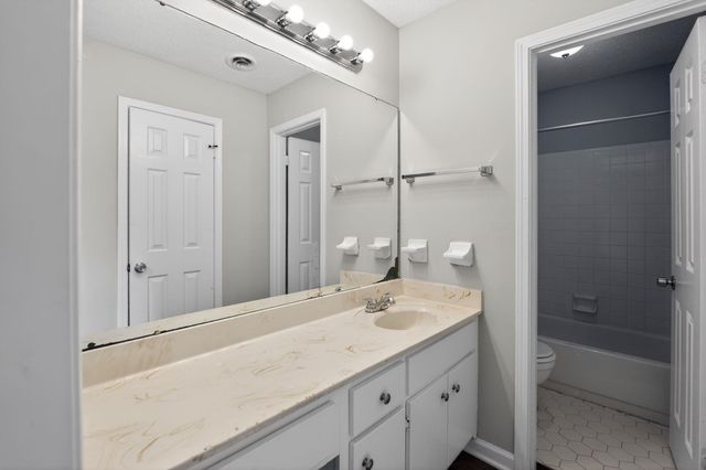 4831 SUMMITRIDGE DR, Memphis, TN 38128