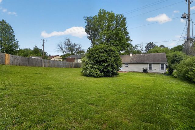 4831 SUMMITRIDGE DR, Memphis, TN 38128