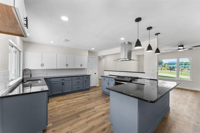 720 BURLESON Street, Grand Prairie, TX 75050