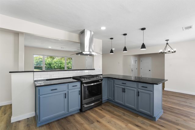 720 BURLESON Street, Grand Prairie, TX 75050