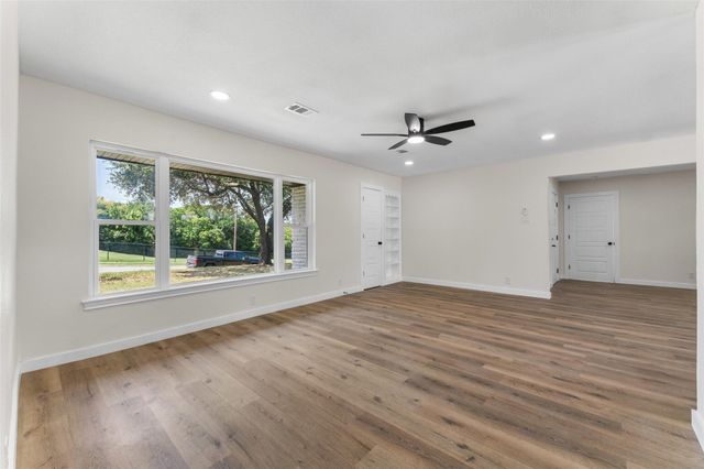 720 BURLESON Street, Grand Prairie, TX 75050