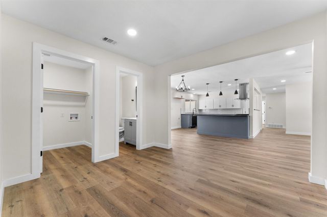 720 BURLESON Street, Grand Prairie, TX 75050