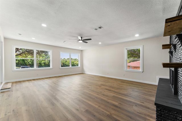 720 BURLESON Street, Grand Prairie, TX 75050