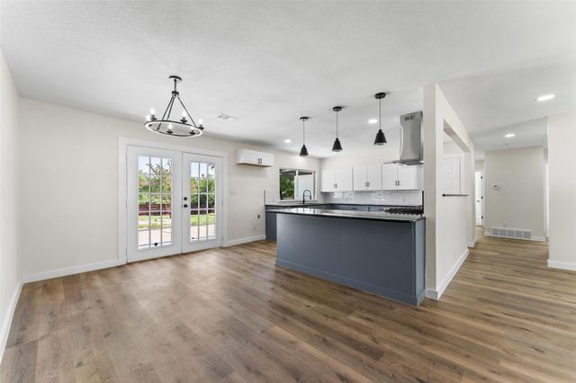 720 BURLESON Street, Grand Prairie, TX 75050