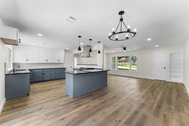 720 BURLESON Street, Grand Prairie, TX 75050