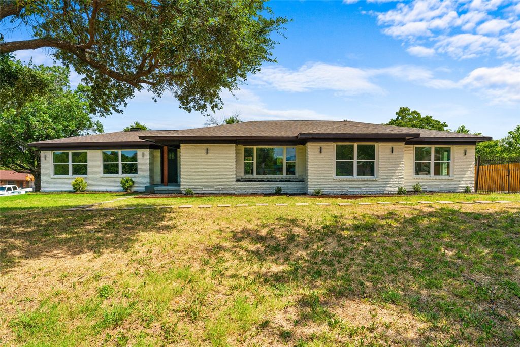 720 BURLESON Street, Grand Prairie, TX 75050