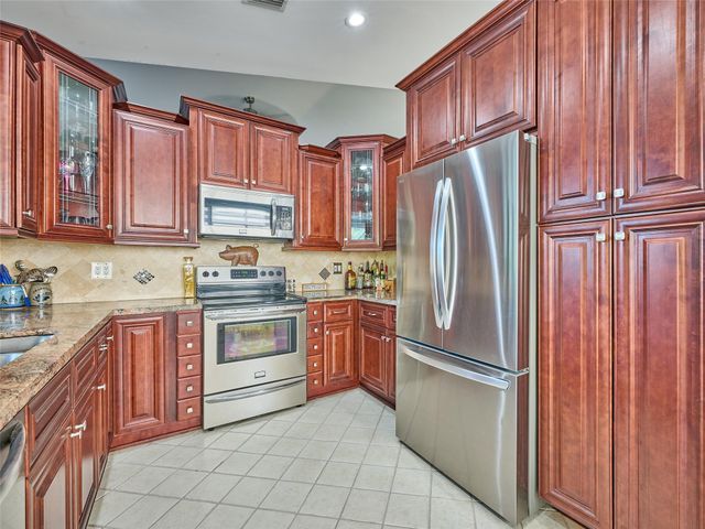 19284 Cherry Hills Ter, Boca Raton, FL 33498