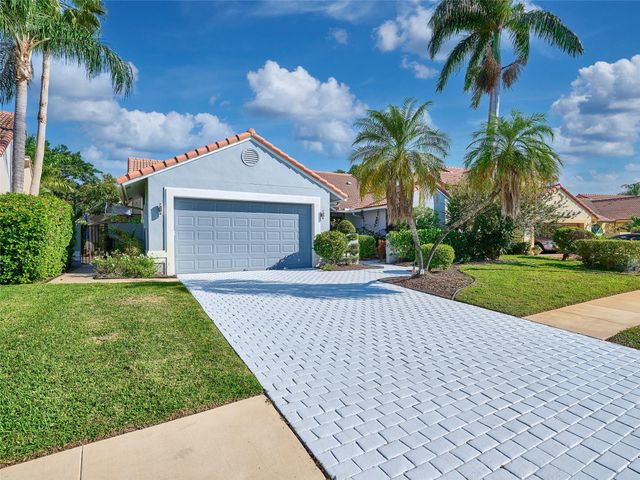 19284 Cherry Hills Ter, Boca Raton, FL 33498