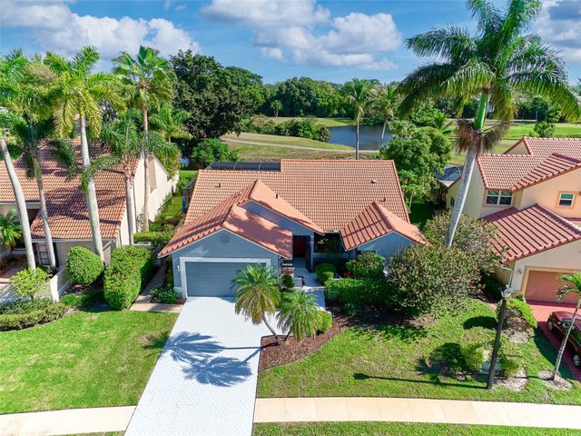 19284 Cherry Hills Ter, Boca Raton, FL 33498