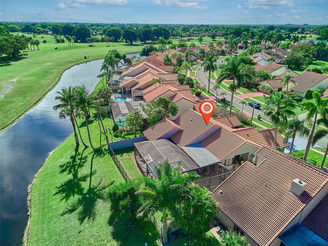 19284 Cherry Hills Ter, Boca Raton, FL 33498