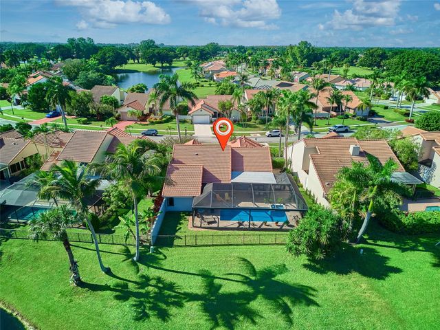 19284 Cherry Hills Ter, Boca Raton, FL 33498
