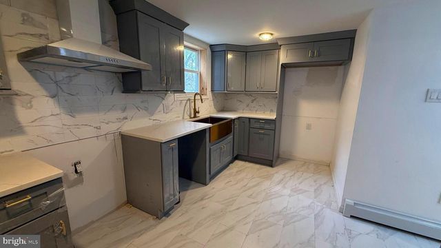 210 CHERRY ST, Duryea, PA 18642