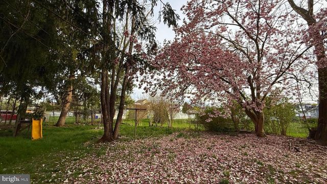 210 CHERRY ST, Duryea, PA 18642