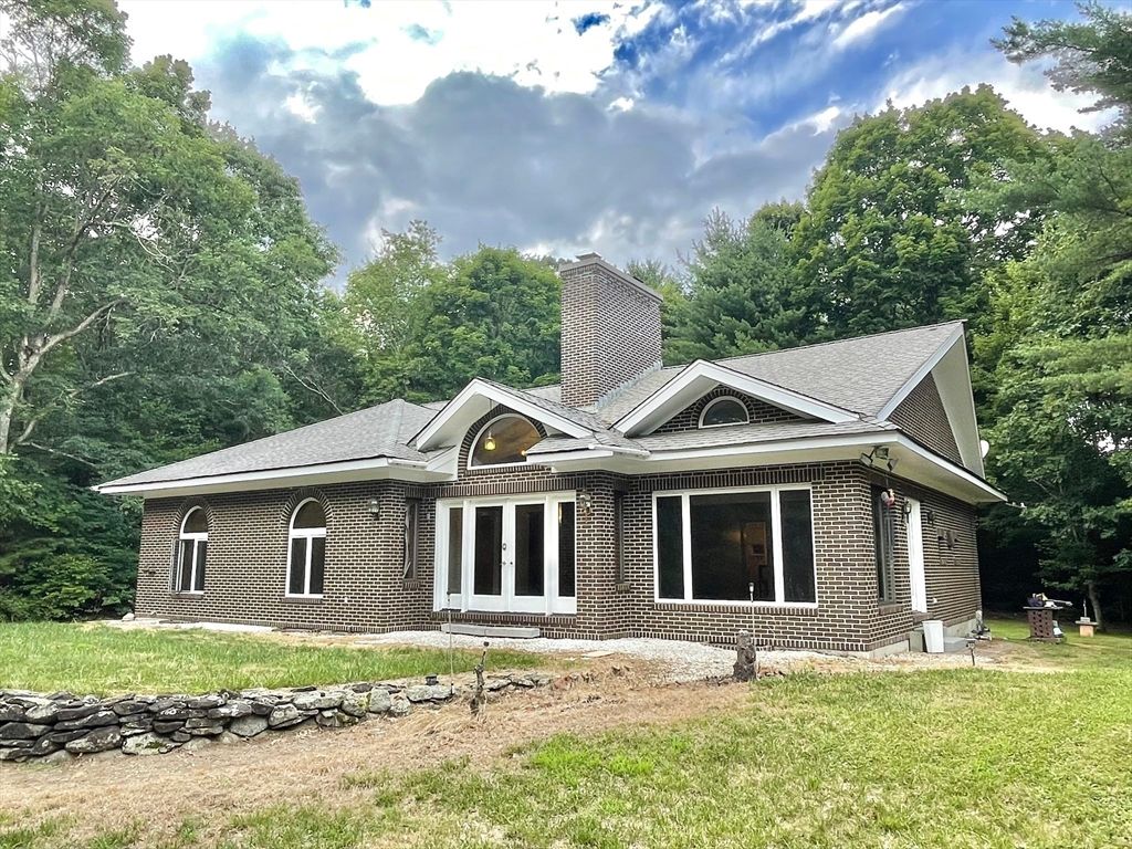 697 Lower Rd, Hardwick, MA 01031